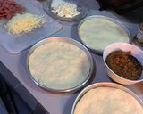 Foto langkah ke 3 dari resep Roti Pizza Simple.