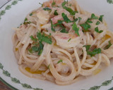 Foto del paso 5 de la receta: Spaghetti con puerro y langostinos