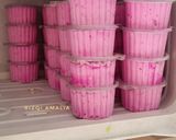 Foto langkah ke 5 dari resep Homemade Dragon Fruit Ice Cream.