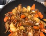 Chicken wing, potatoes and carrots with oyster sauce recipe step 4 photo