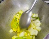 A picture of step 3 of Papaya sambhara.