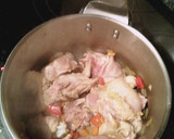 Foto del paso 3 de la receta: Pollo en salsa tomillo con curry