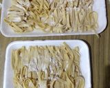 Foto del paso 1 de la receta: Fideos cinta con salsa roja al Malbec