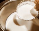 A picture of step 4 of Almond Rose Milk Shake.
