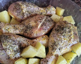 Foto del paso 3 de la receta: Muslitos de pollo asado con mostaza y patatas