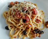 Foto del paso 3 de la receta: Espaguetis🍝 Carbonara🥓Con Uvas Pasas...!