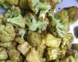 A picture of step 2 of Egg Paneer Cauliflower.