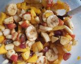A picture of step 4 of Fruits chaat.