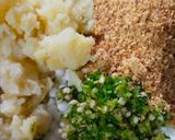 साबुदाण्याचे वडे (Sabudana Vade Recipe In Marathi) रेसिपी स्टेप 2 फोटो