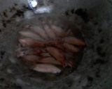Foto langkah ke 2 dari resep Tumis cumi asin pedas manis.