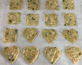 A picture of step 9 of Spring Onion-Sesame-Oat Crackers.