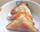 A picture of step 5 of Indian samosa.
