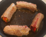 Foto del paso 5 de la receta: Rollitos de ternera con pimientos en salsa de vino blanco