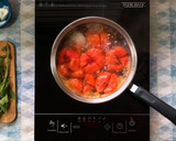 Foto del paso 2 de la receta: Salsa Roja para Entomatadas y Chilaquiles sin chile