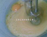 Foto langkah ke 4 dari resep Simple Birthday Cake.