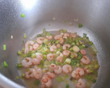 Foto del paso 3 de la receta: Brócoli con ajetes y gambas 🥦🦐