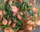 Foto langkah ke 4 dari resep Tumis udang kangkung.