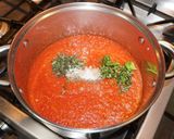 Foto del paso 5 de la receta: Albóndigas de vacuno con salsa de tomate y hierbas frescas