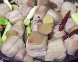 รูปขั้นตอนการทำที่ 3 ของ หมูสามชั้นอบน้ำแดงสูตรเบียร์บ้านหมี 熊家啤酒红烧肉 และเกร็ดน่ารู้