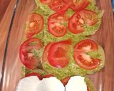 Pestos csirkemell mozzarellával és paradicsommal recept fázis 2 fotója