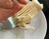 Hình bước làm 1 của món Chả Nấm Đùi Gà Lá Lốt Giòn Xốp