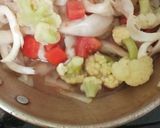 Foto langkah ke 3 dari resep Tumis Jamur Kembang Kol.