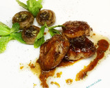 Foto del paso 3 de la receta: Pechugas de codorniz con miel, tomillo y salsa de soja