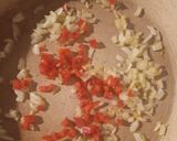 Foto del paso 1 de la receta: Pechuga de pollo con crema y verdeo!