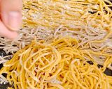 Hình bước làm 3 của món Mỳ đút lò