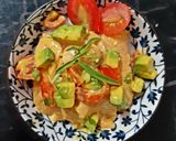 รูปขั้นตอนการทำที่ 3 ของ "ข้าวหน้าแซลมอนอะโวคาโด" 🍚🍣🥑