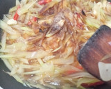 Foto langkah ke 3 dari resep Oseng pepaya muda pedas.