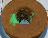 Foto langkah ke 10 dari resep Chocolate Pandan Chiffon Cake.