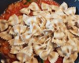 Foto del paso 4 de la receta: Lacitos de pasta con boloñesa