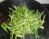 Foto langkah ke 2 dari resep Tumis Kangung Balacan Masak Kilat.