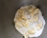 Une image de l'étape 3 de Pâte brisée au lait et alcool de poires.