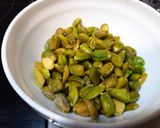Foto del paso 1 de la receta Tarta de pistachos y crema de limón
