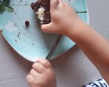 Foto del passaggio 5 della ricetta Ciambella al cacao con cuore di mascarpone