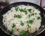 A picture of step 3 of Garlic fried rice.