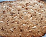 Foto del passaggio 4 della ricetta Quadrotti alla frutta secca