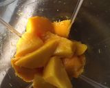A picture of step 2 of Mango and pineapple smoothie.