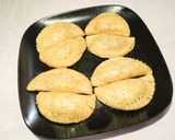 A picture of step 2 of Meat pie dough.