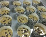 Foto langkah ke 6 dari resep Banana Choco Chip Cupcake.