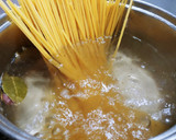 Foto del paso 2 de la receta: Spaghetti  o tallarines amb almejas en salsa verde