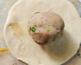 A picture of step 3 of Aloo Paratha.
