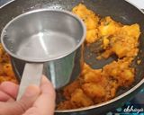 A picture of step 5 of Without Onion & Garlic Tasty Potato Curry.