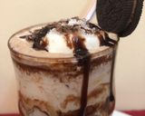 A picture of step 3 of Oreo Milkshake.