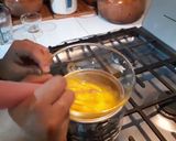 Foto del paso 4 de la receta: Camarones empanizados acompañados de una salsa holandesa