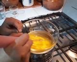 Foto del paso 4 de la receta: Camarones empanizados acompañados de una salsa holandesa