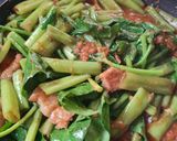 รูปขั้นตอนการทำที่ 3 ของ ผัดเผ็ดผักบุ้งกับหมูสามชั้น