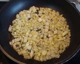 Foto del paso 2 de la receta Rollitos de calabacín con queso y curry